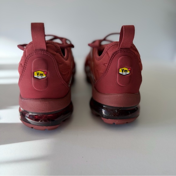 Nike VaporMax Plus Sneakers - Burgundy/Maroon Size 7.5 women’s - Picture 3 of 8
